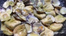 Cómo hacer alcachofas con almejas