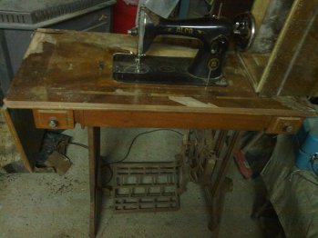 Las reliquias de la abuela II , MAQUINA DE COSER