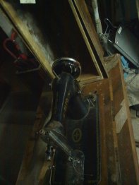 Las reliquias de la abuela II , MAQUINA DE COSER