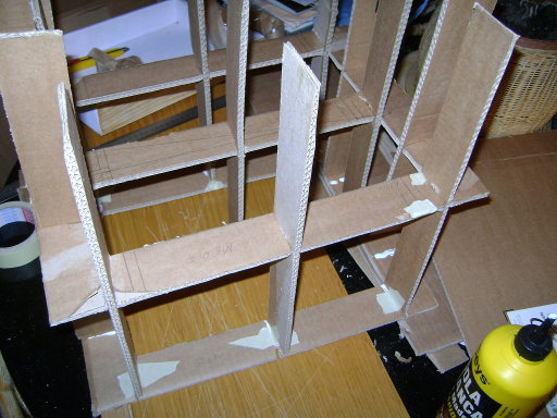 mi primer mueble de cartón | Hacer bricolaje es facilisimo.com