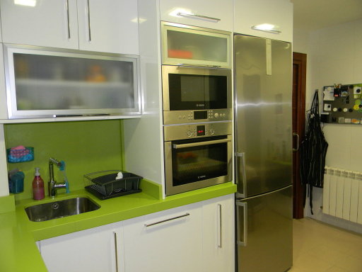 cocina verde y blanca | Decorar tu casa es facilisimo.com