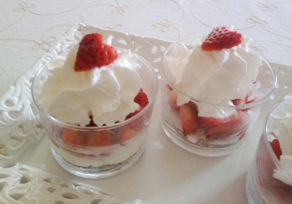 Vasitos de mascarpone y fresas