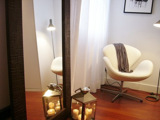 Un espejo apoyado en el suelo ¿sí o no? | Decorar tu casa es facilisimo.com