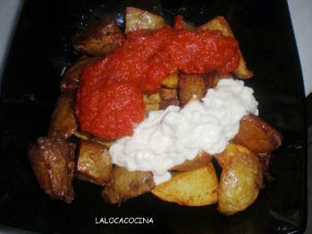 MIL Y UNA PATATAS BRAVAS