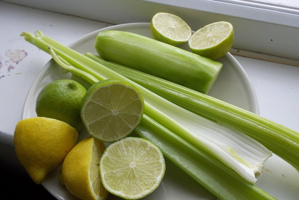 Como preparar el agua de apio para adelgazar