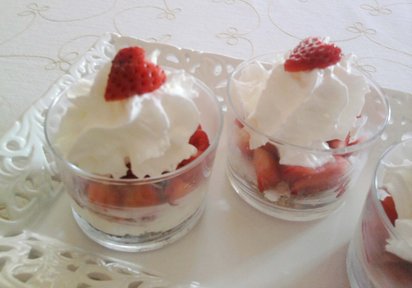  Vasitos de mascarpone y fresas