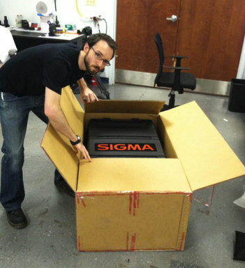  Un objetivo "monstruoso" para tu cámara