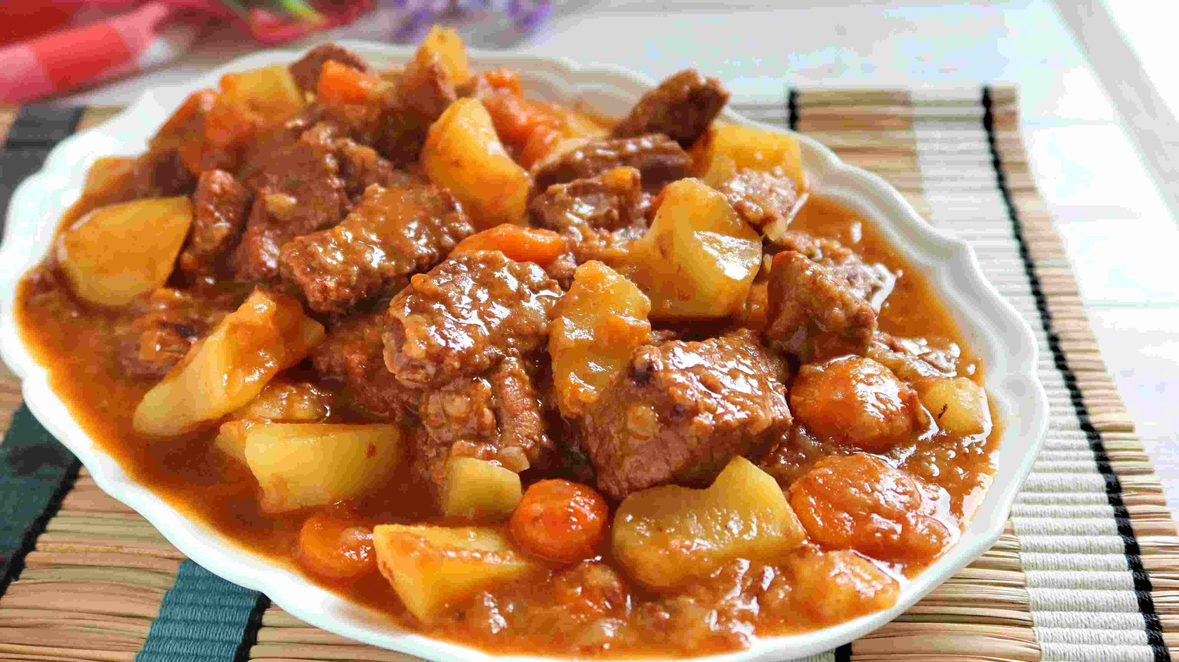 Estofado de ternera con patatas. Receta fácil y rápida
