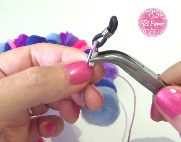 manualidades con niños y pompones