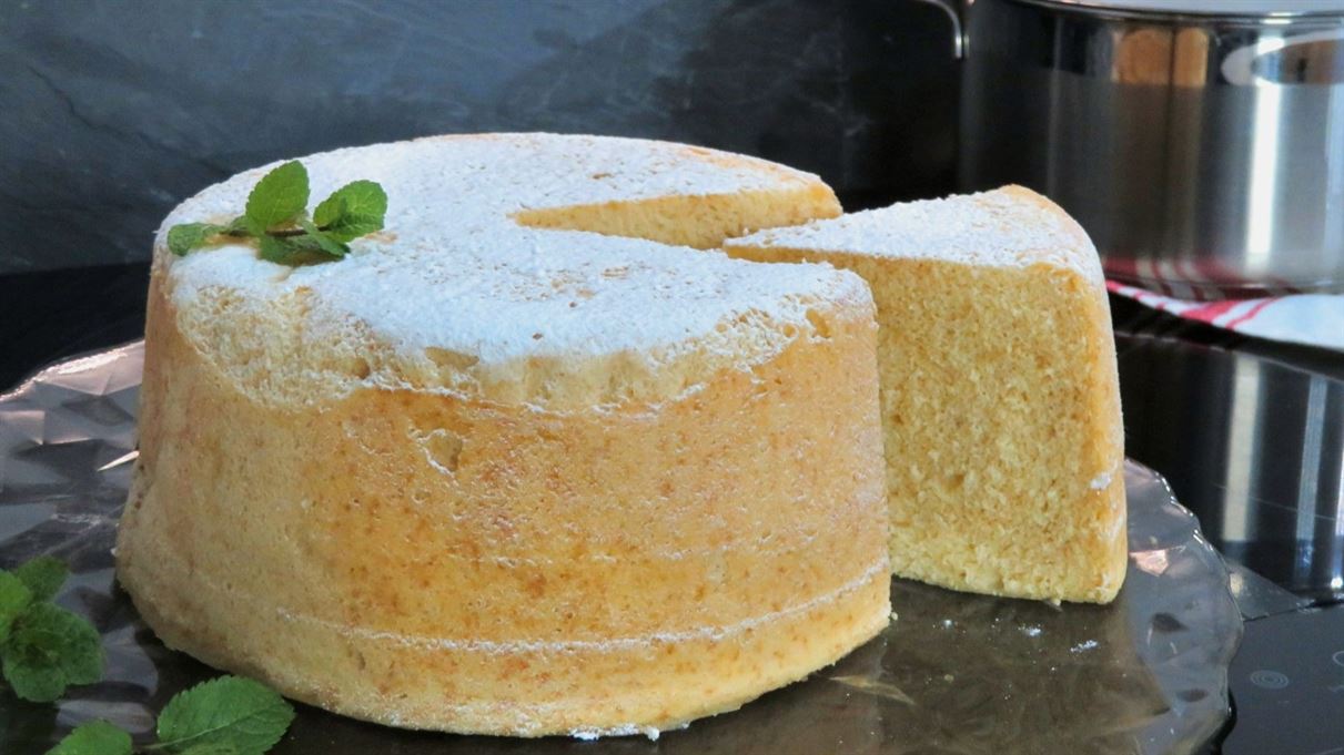 Bizcocho de vainilla SIN HORNO y sin microondas. Alto y esponjoso