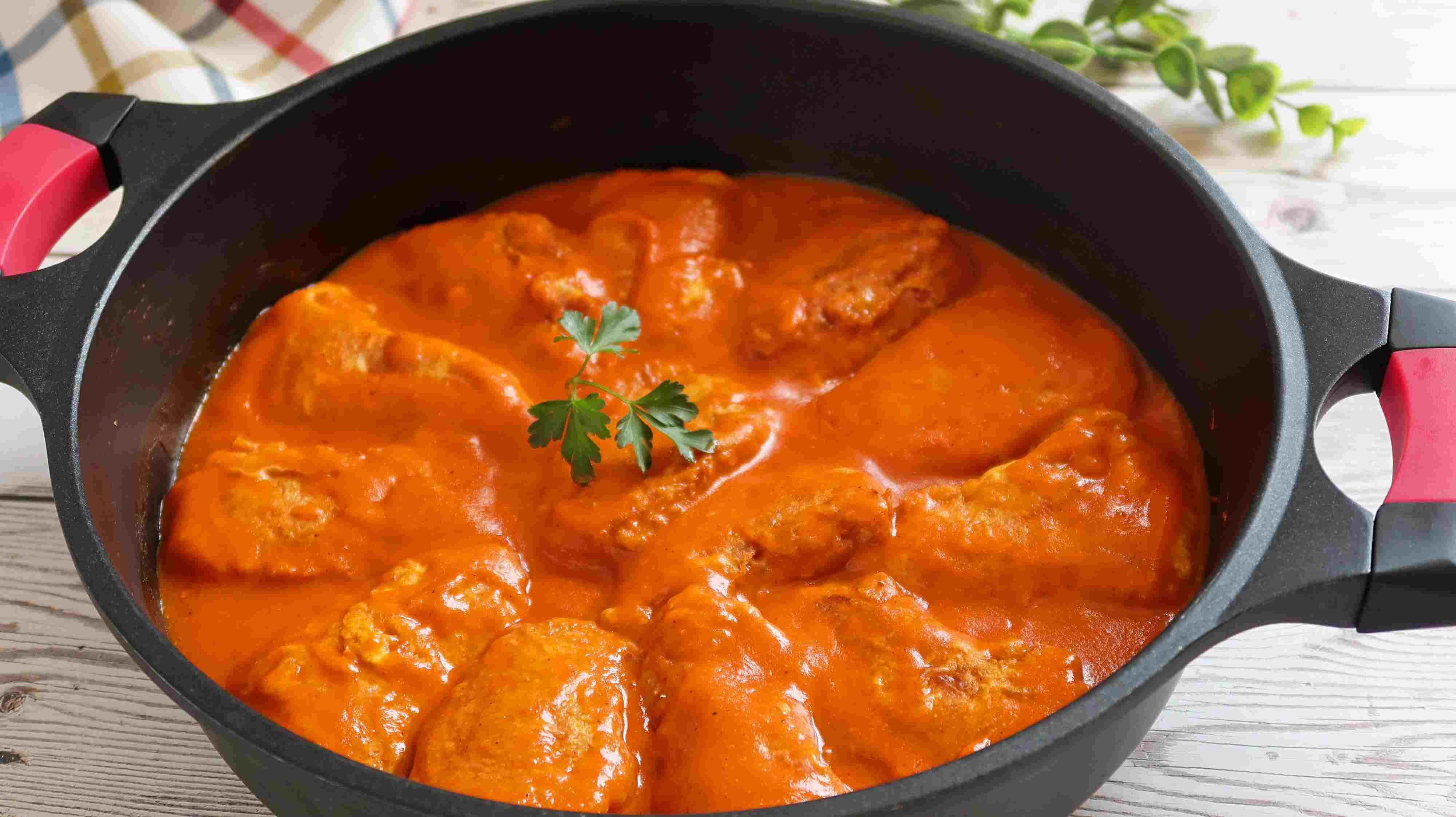Pimientos del piquillo rellenos de setas y gambas. Receta fácil y rápida