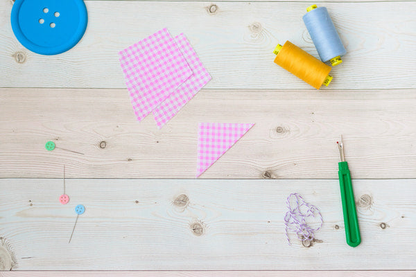como hacer un marcapaginas de tela con cricut maker