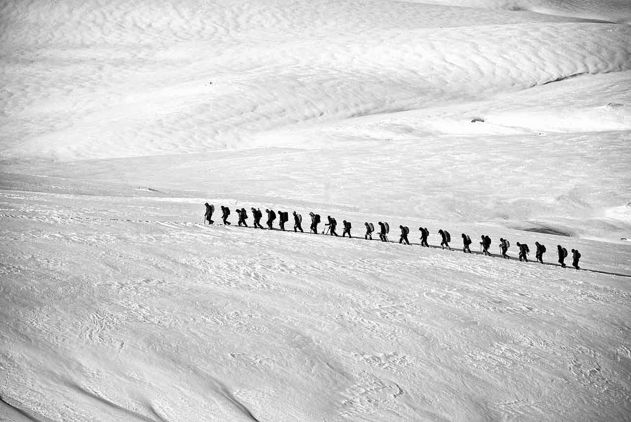 turismo-trekking-nieve-excursion