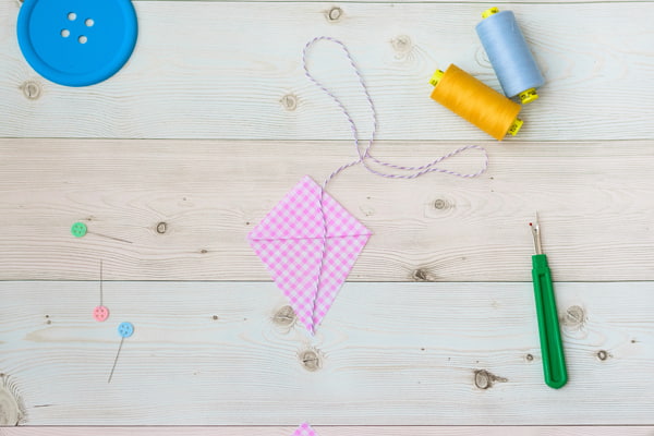 como hacer un marcapaginas DIY