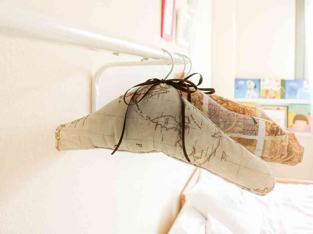 perchas forradas con tela DIY