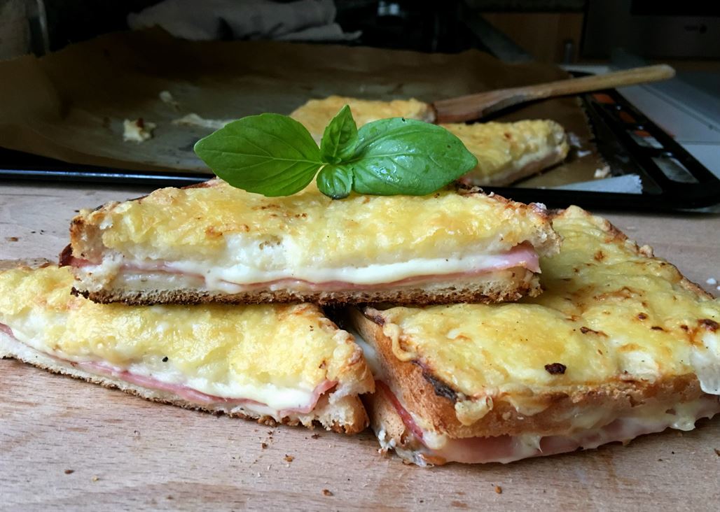 Sándwich croque monsieur