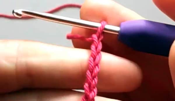como hacer una cadeneta de ganchillo y aprender crochet