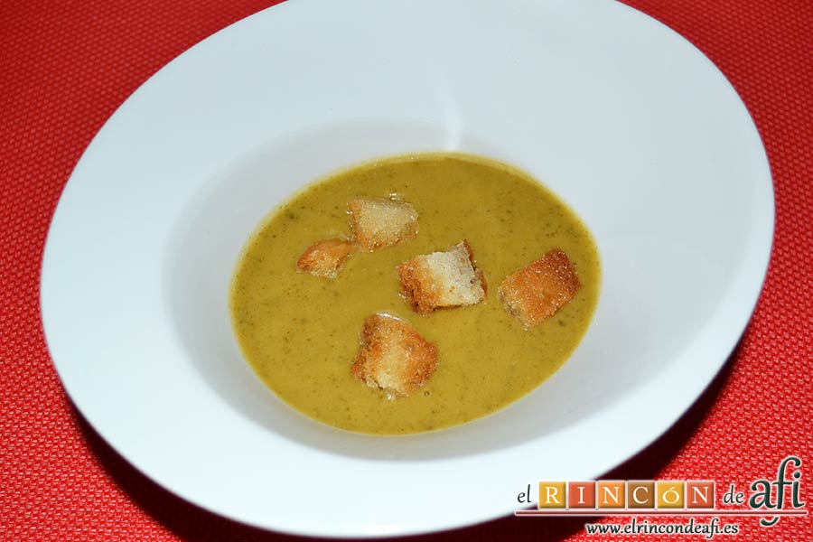 Crema de verduras con curry, sugerencia de presentación