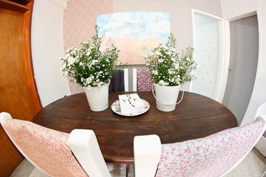 Carlos y Ana, Colorful DIY Home