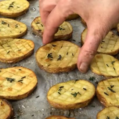 patatas al horno con ajo y tomillo