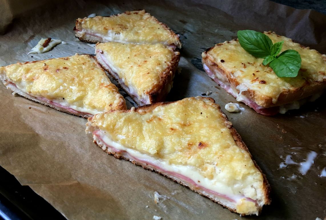 Sándwich croque monsieur