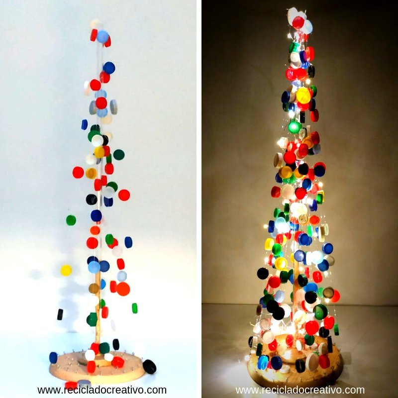Árbol de Navidad con tapones de plástico